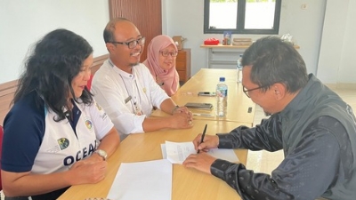 Dinas KPKP Bantu Cool Box untuk Pempek Tigasiku