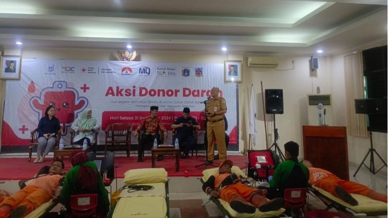  Ratusan Relawan Ramaikan Donasi Darah di Kembangan 